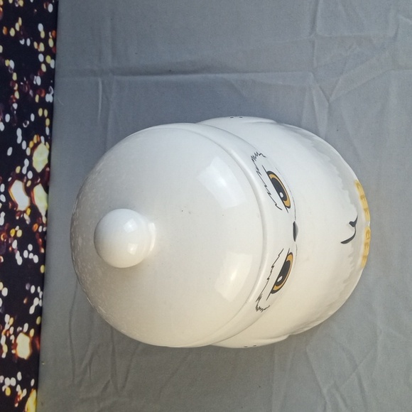 🏠 Harry Potter Hedwig Ceramic Cookie Jar - Picture 3 of 6